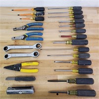 BIG Lot Of Klein Tools + Small Zippered Pouch