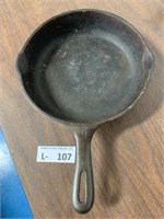 Griswold #6 Cast Iron Skillet Small Logo