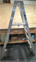 Werner 4' Aluminum Platform Rolling Ladder
