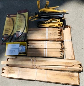 Collection of Grade Stakes, Plant Brackets