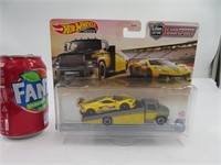 Hot Wheels Premium Team Transport , Corvette C8.R