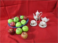 Cardinal coffee set, fake apples, Roma bowl