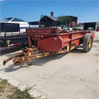 NH 519 Spreader w Tailgate in Working Order