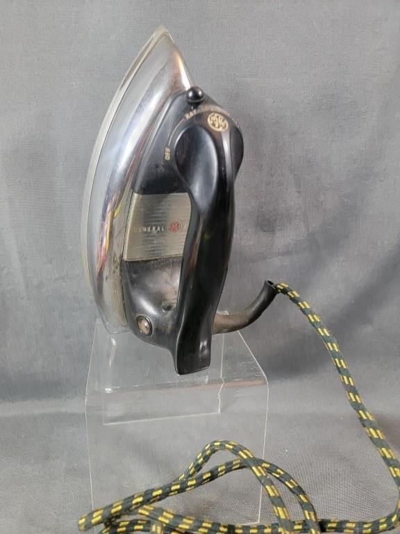 Antique GE Clothes Iron 1940s-1950s