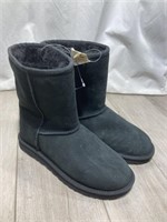 Ladies Uggs Winter Boots Size 7