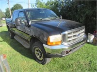 1999 Ford F350 Lariat 4WD truck with V10 motor