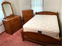 3pcs- bedroom suit w/ full bed - Very clean