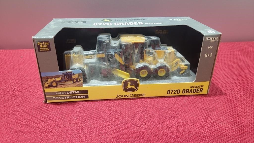 Nib ertl diecast john deere grader