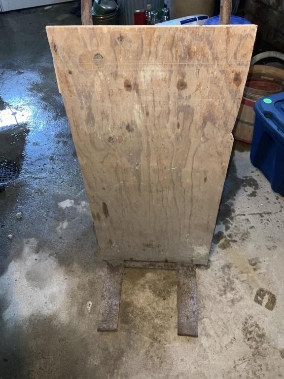 Two wheel cart made into small pallet fork
