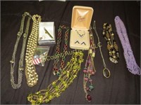 womens costume jewelry necklaces