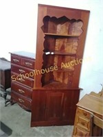 Beautiful corner hutch approx 7ft tall by 3.5ft