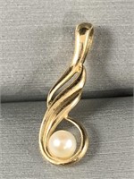 10K Gold Pearl Pendant