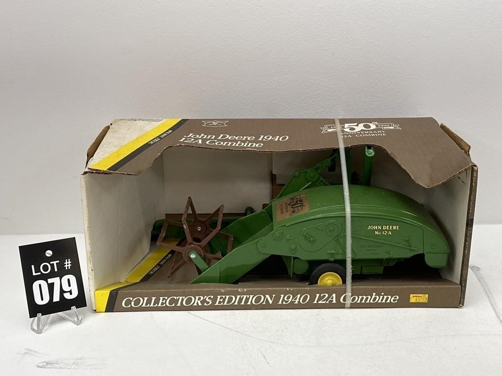 ERTL J.D. 1940 12A Combine 1/16