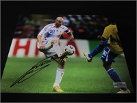 ZINEDINE ZIDANE SIGNED 8X10 PHOTO HERITAGE COA