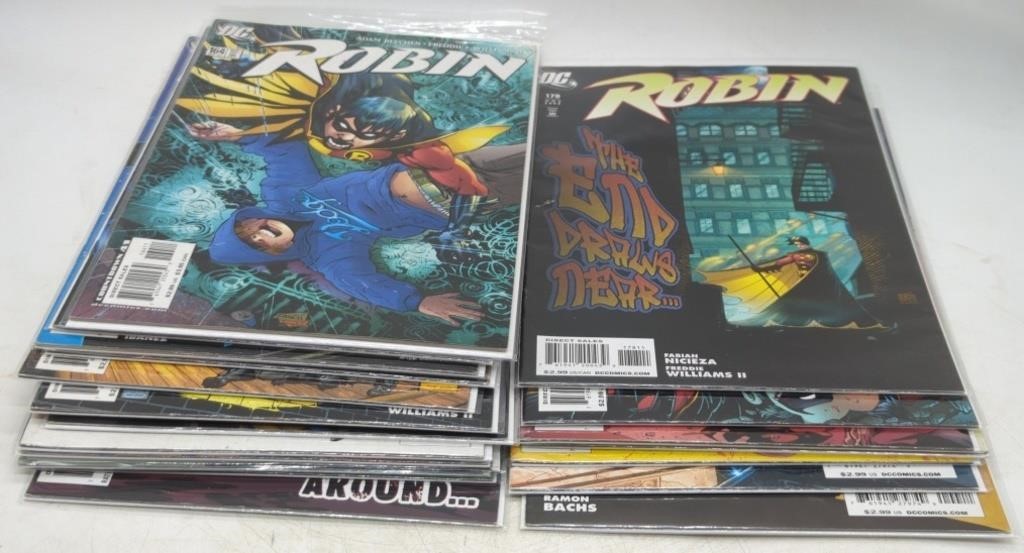 (EF) 21 DC Robin & Red Robin Comics