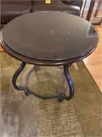 Round lamp table/side table w/glass top protector