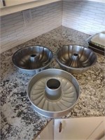 Set of 3 Bundt pans