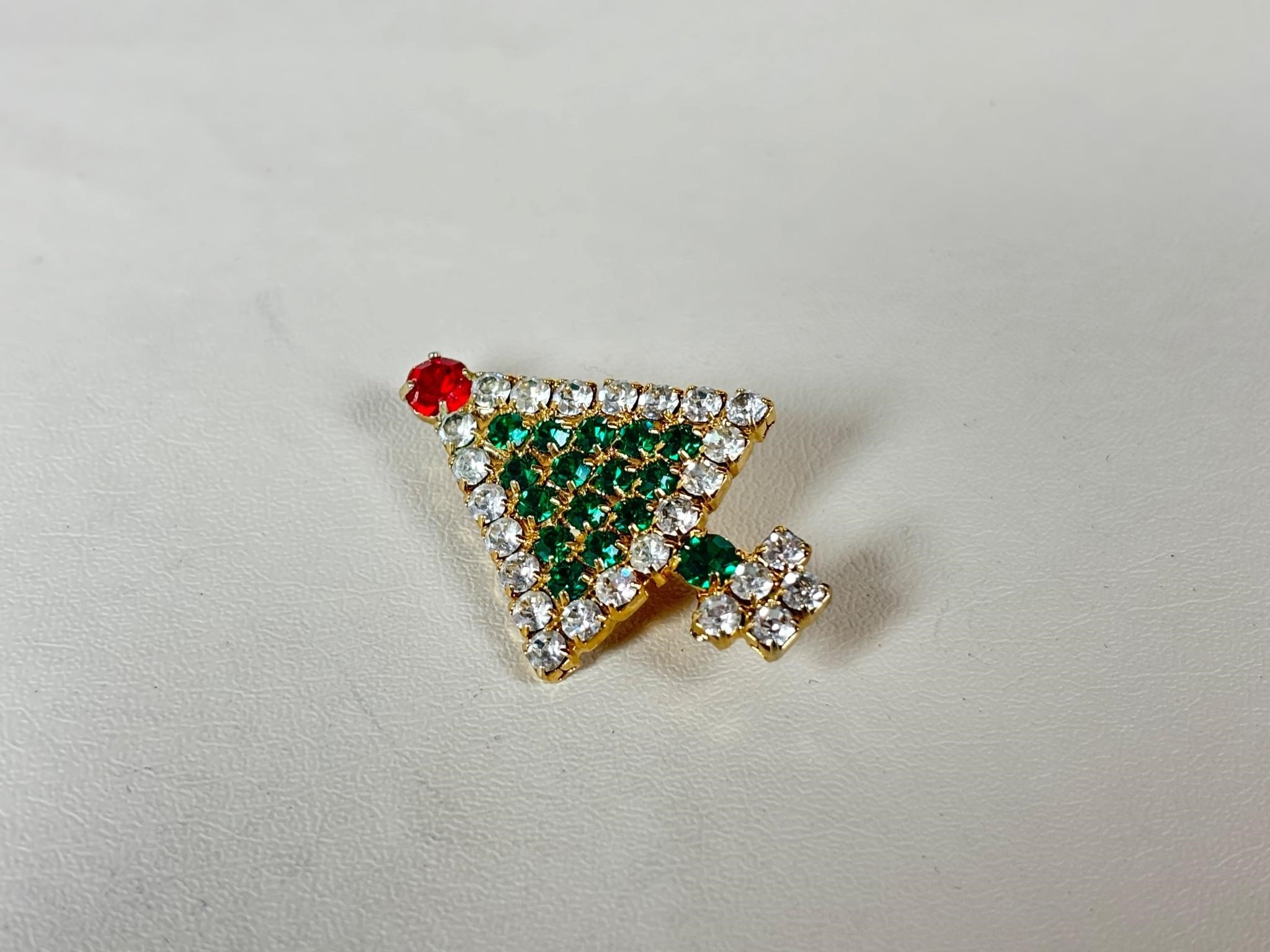 Vtg Rinestone Christmas Tree Pin