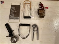 Lot kitchen utensils