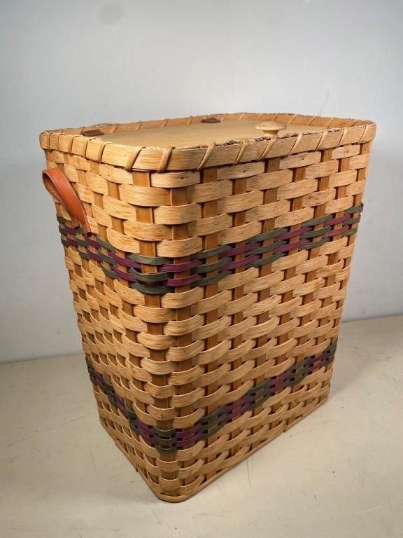 like NEW- Amish made basket hamper