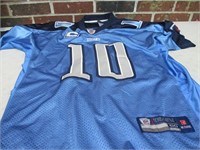 Tennessee Titan's jake Locker #10 Sz 50 Jersey