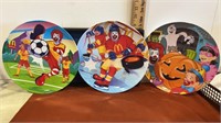 3 McDonald’s  plastic plates