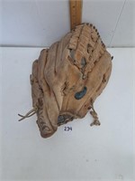 Vintage Spaulding Carl Yastrzemski Glove
