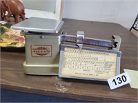 VINTAGE POSTAGE SCALE