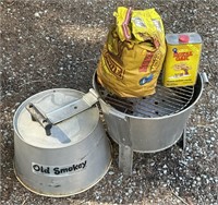 22" Tall Old Smokey Portable Charcoal BBQ