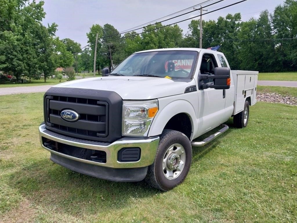 TITLED 2012 Ford F250 W/ Service bed