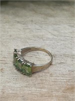 10k Yellow Gold Ring Size 8 MARKED Green Stone
