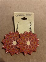 Beautiful Pair of Earrings NEW