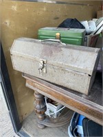 OLD METAL TOOLBOX 20"X9”X10”