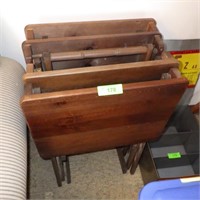 WOODEN TV TRAYS ON CARRIER