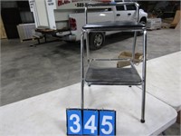 FOLDING STEP STOOL