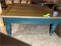 WOODEN COFFEE TABLE 40 IN SQ 18.5 IN TALL