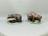 Vanstone Grizzly bear & Bison figures
