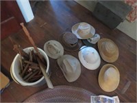 GROUP MISC HATS & BUCKET OF LINCOLN LOGS