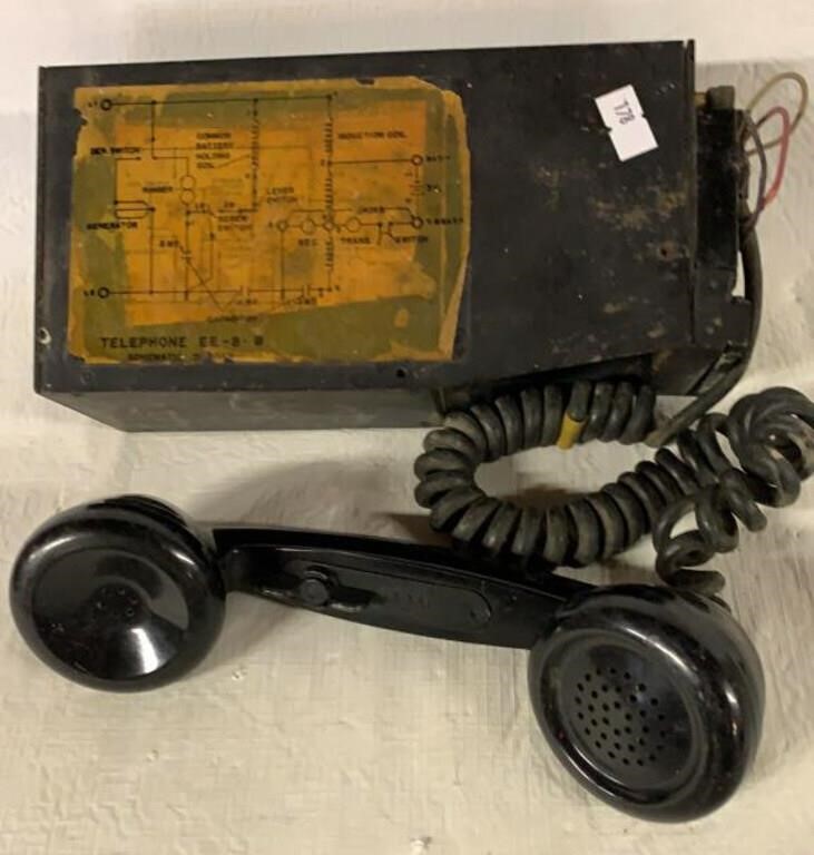 WWII MILITARY FIELD TELEPHONE MODEL EE - 8 - B