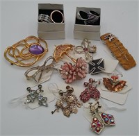 Vintage Costume Jewelry ie Brooches, Rings, Etc