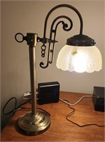 Vnt. Bridge Arm Table lamp frosted shade