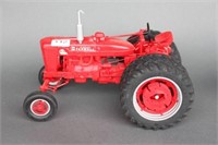 FARMALL SUPER M-TA YODER TRACTOR WITH DUALS -