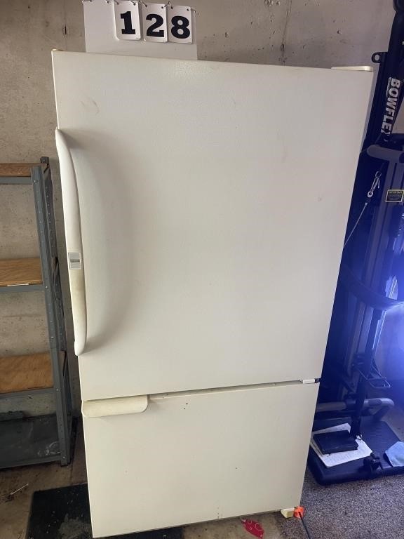 Amana Refrigerator with Bottom Freezer