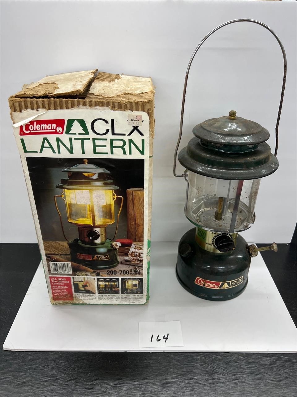 Coleman camp lantern w/ box