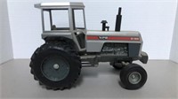 Scale Models White Farms Field Boss 2-135 Tractor