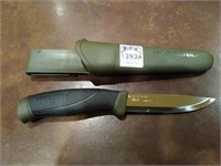 Morakniv Fixed Blade Knife with Sheath