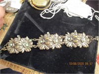 Silver w/Turquoise Stones Floral Bracelet-22.7 g