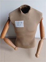 ANTIQUE MANNEQUIN BUST WITH WOODEN ROTATING ARMS.