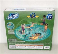 H2O GO! Wading Pool w Sprinkler