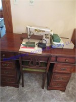 SEWING TABLE & MACHINE